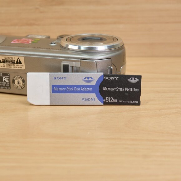 Sony Cyber-shot DSC-P92 / 5.0MP Digital Camera / 3x Optical Zoom / Made in Japan - Picture 9 of 9